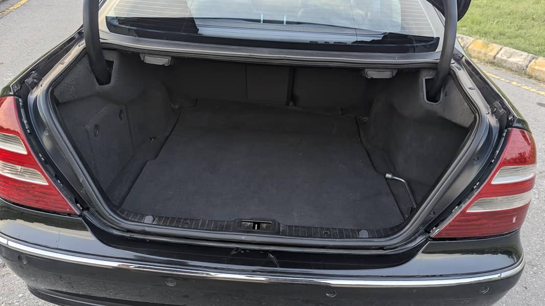 Mercedes E Class E200 Avantgarde 7