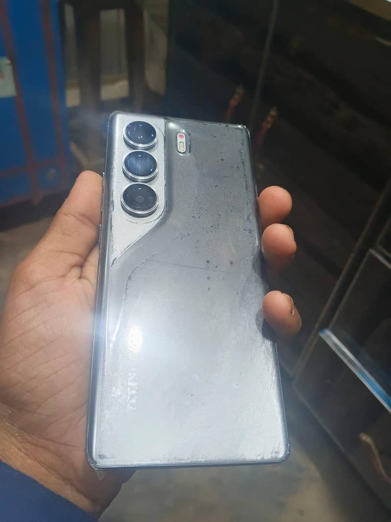 Tecno CAMON 40 Pro 4