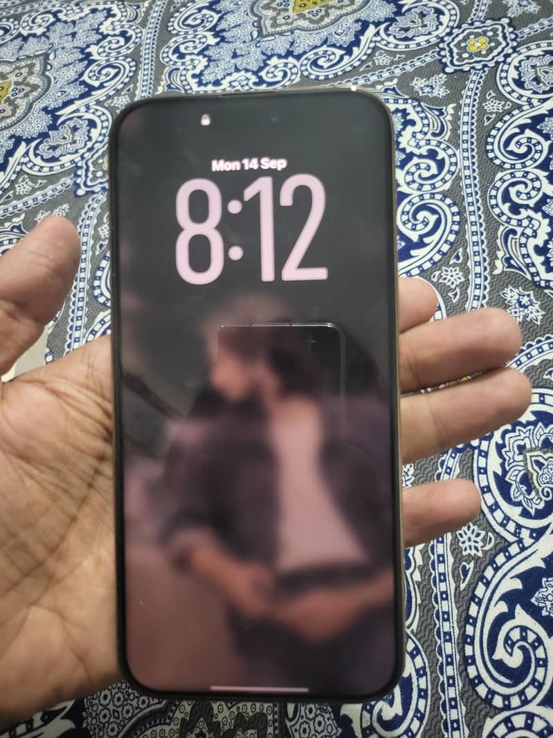 Apple iPhone 16 Pro Max 2
