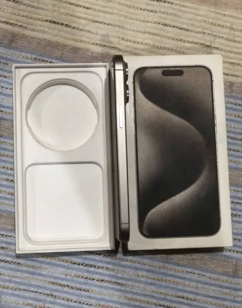 Apple iPhone 15 Pro Max 1