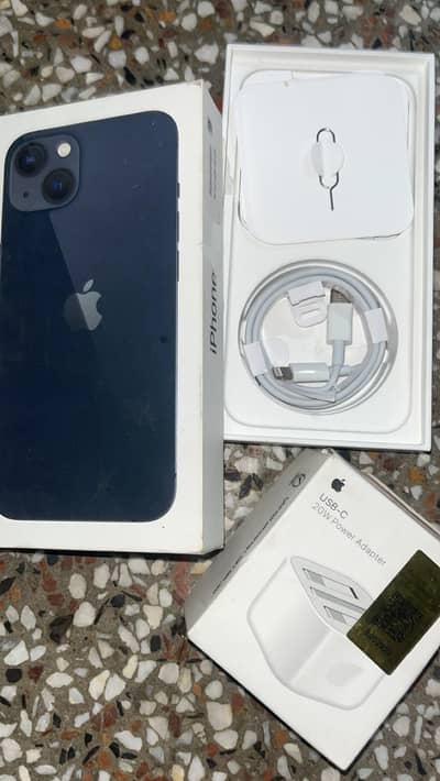 Apple iPhone 13