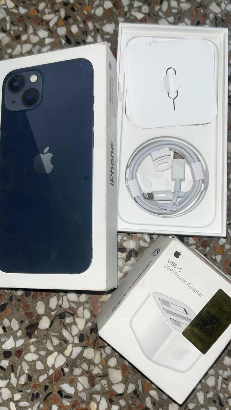 Apple iPhone 13 0