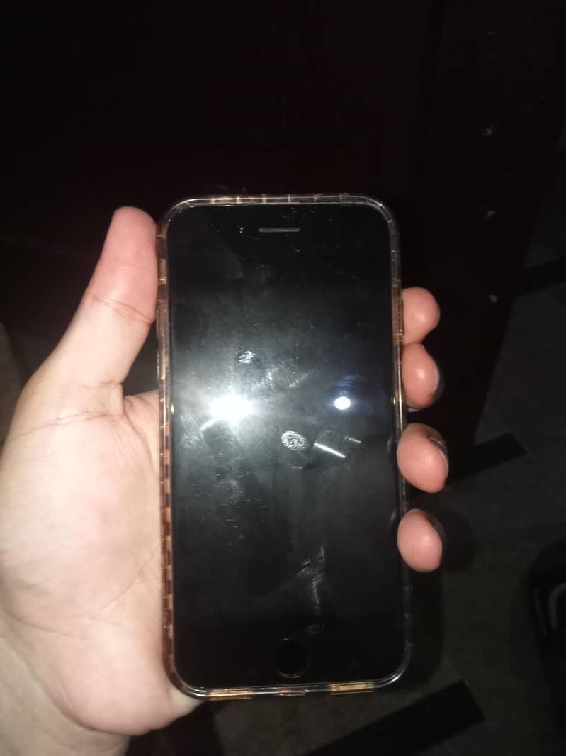 Apple iPhone 7 3
