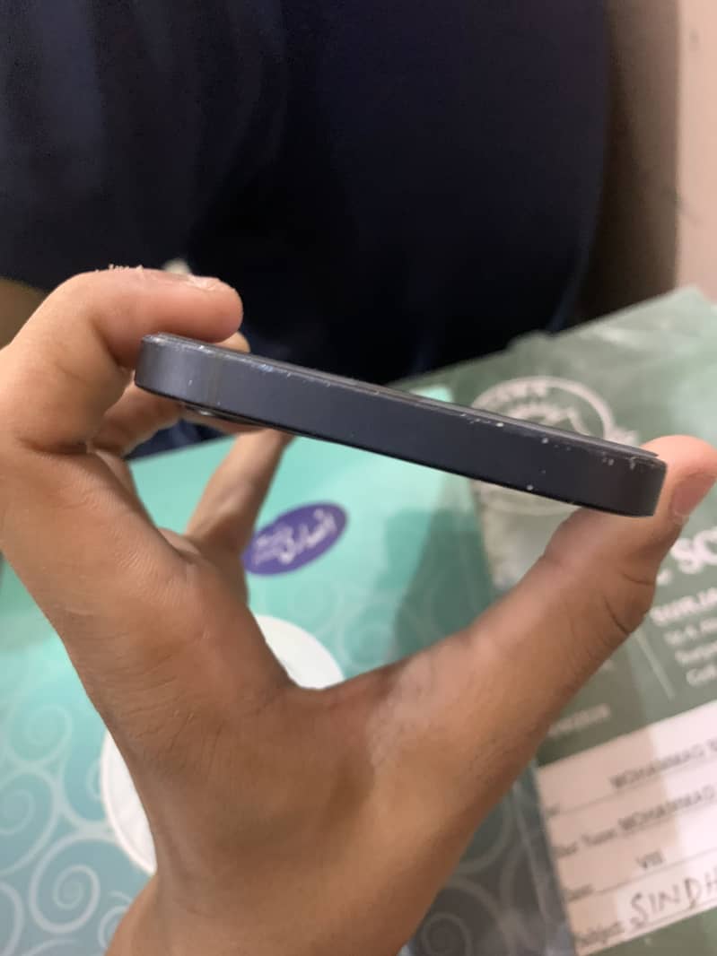 Apple iPhone 12 3