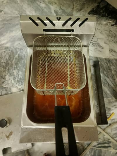 6 Liter Stainless Steel Commercial Fries Fryer sale ke liye available