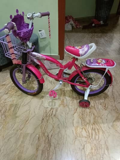 girls cycle