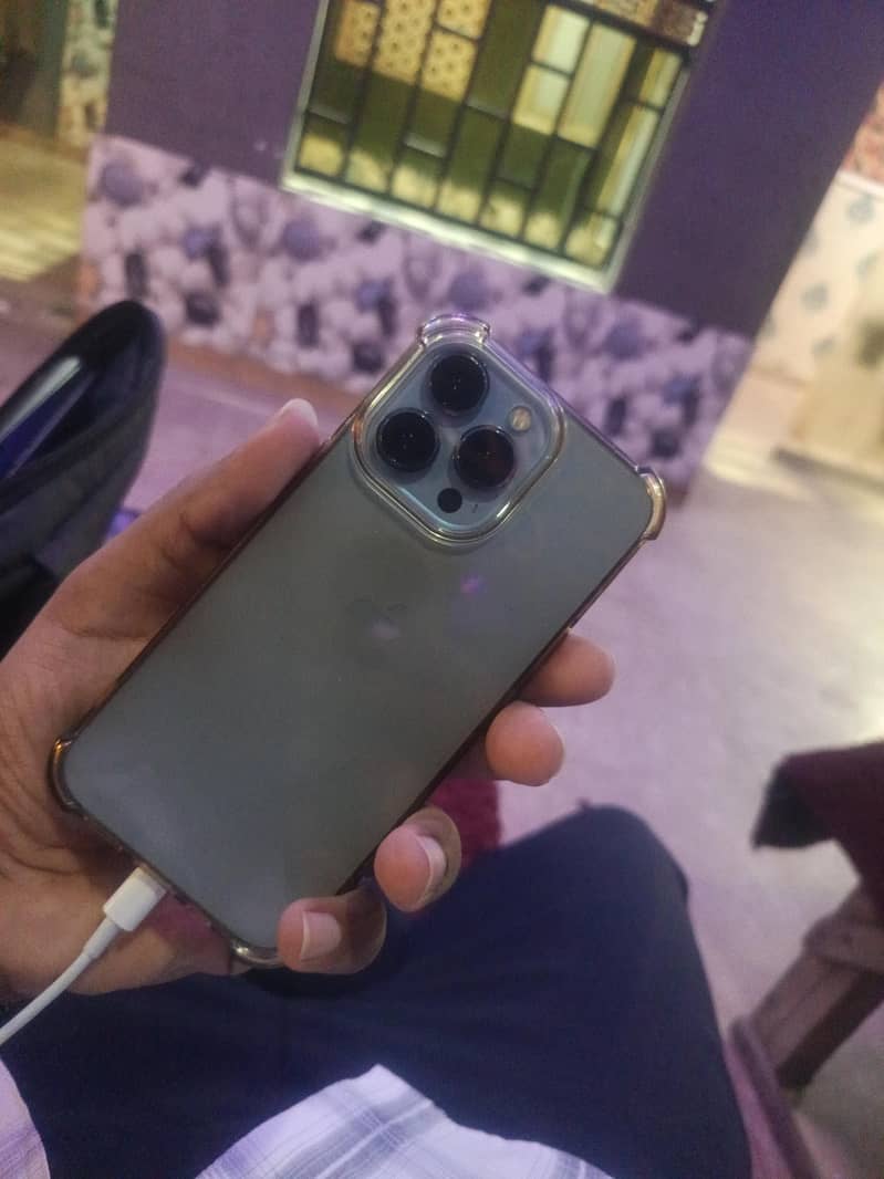 Apple iPhone 13 Pro 1