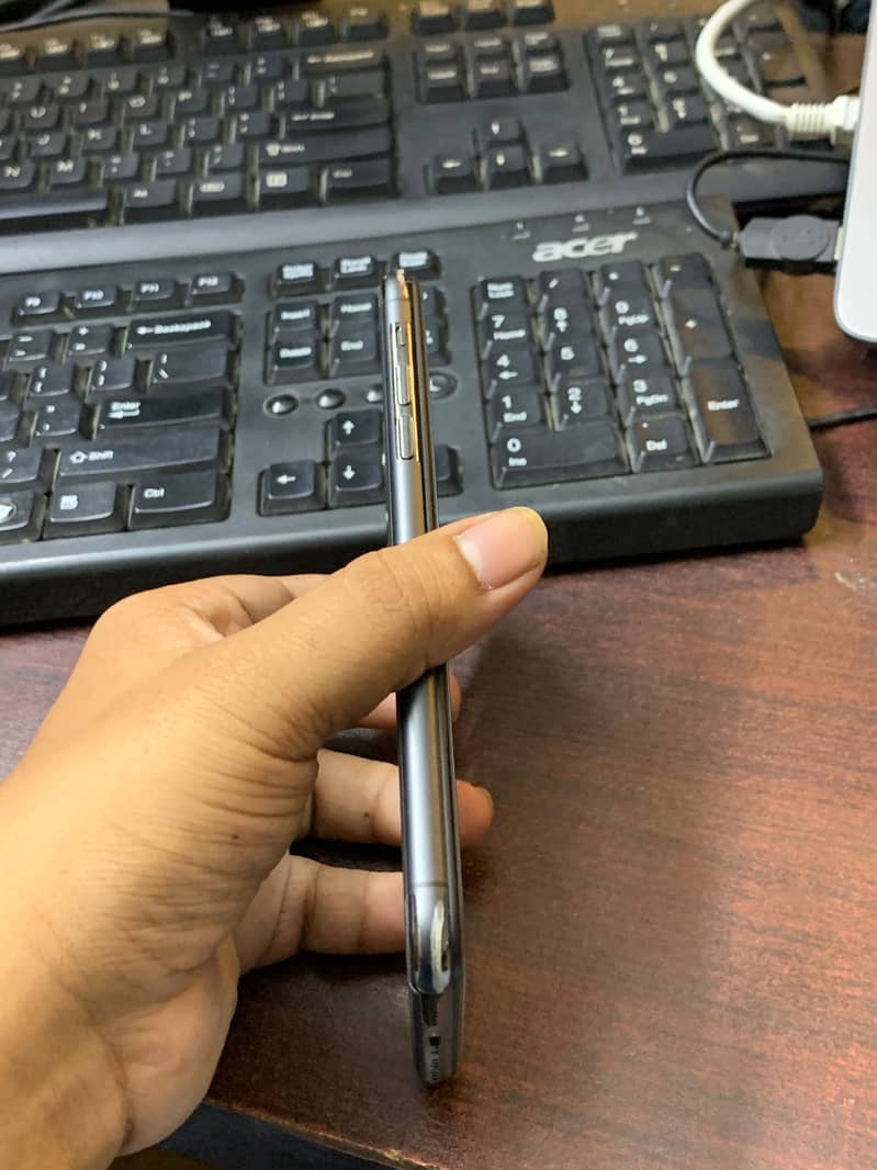 Apple iPhone 11 Pro Max 2