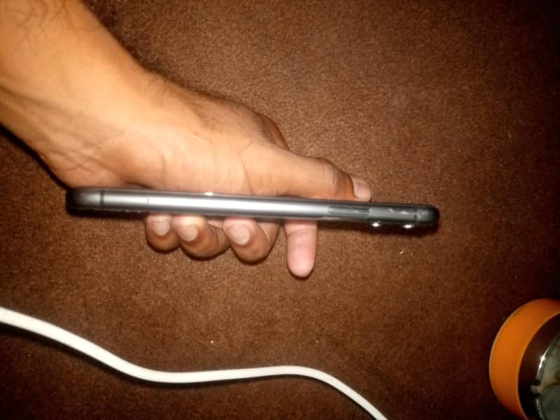 Apple iPhone 11 6