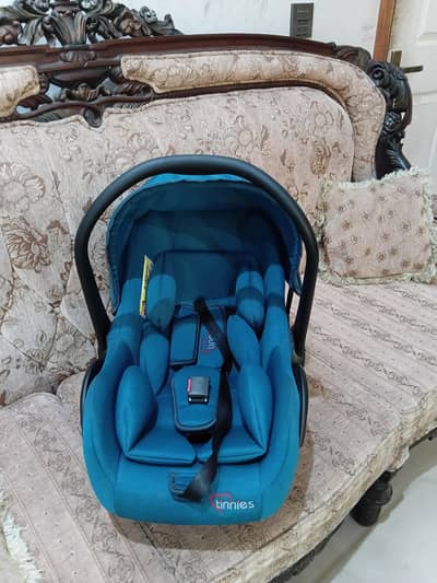 tinnies brand carry cot