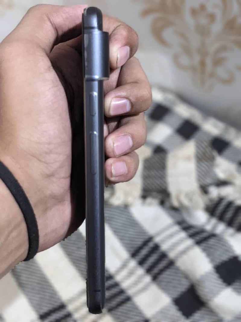 Google Pixel 8 4