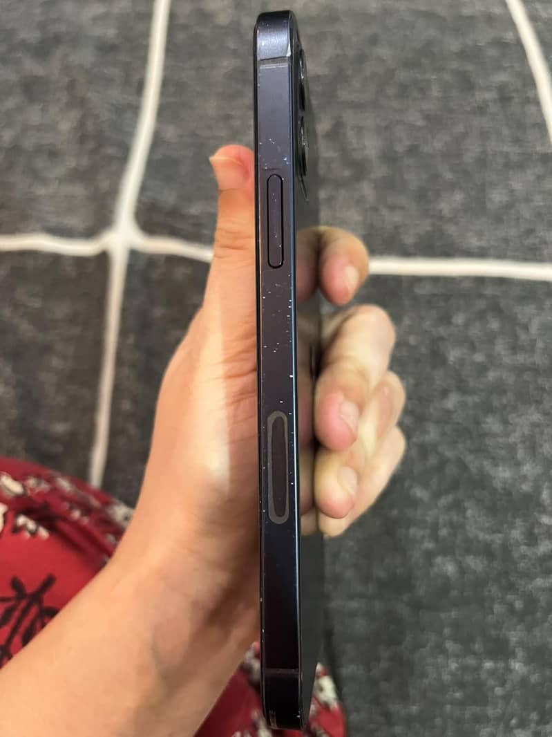 Apple iPhone 12 6