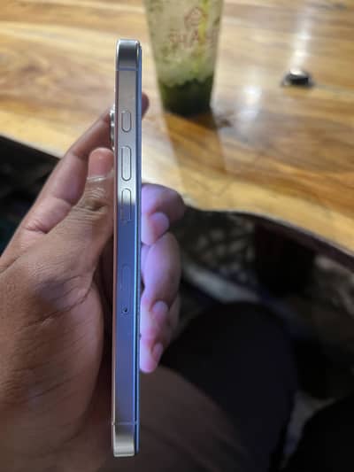 Apple iPhone 16 Pro