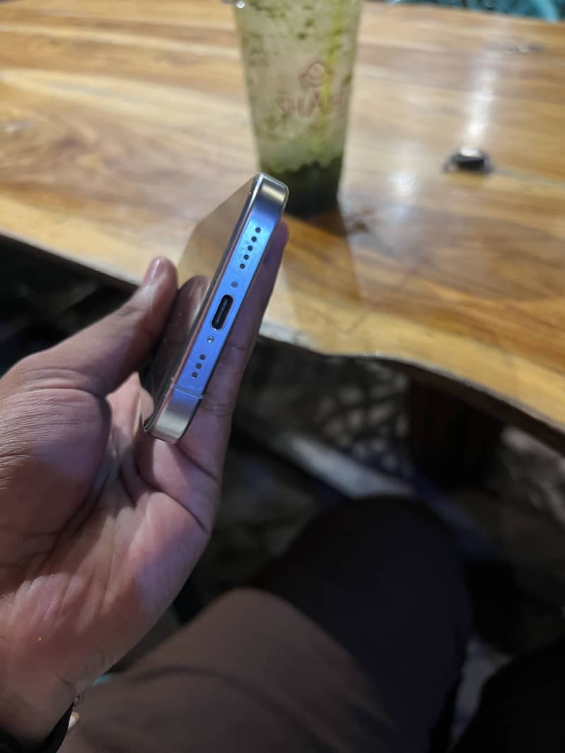 Apple iPhone 16 Pro 5
