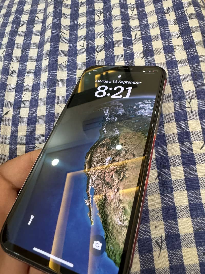 Apple iPhone X 4