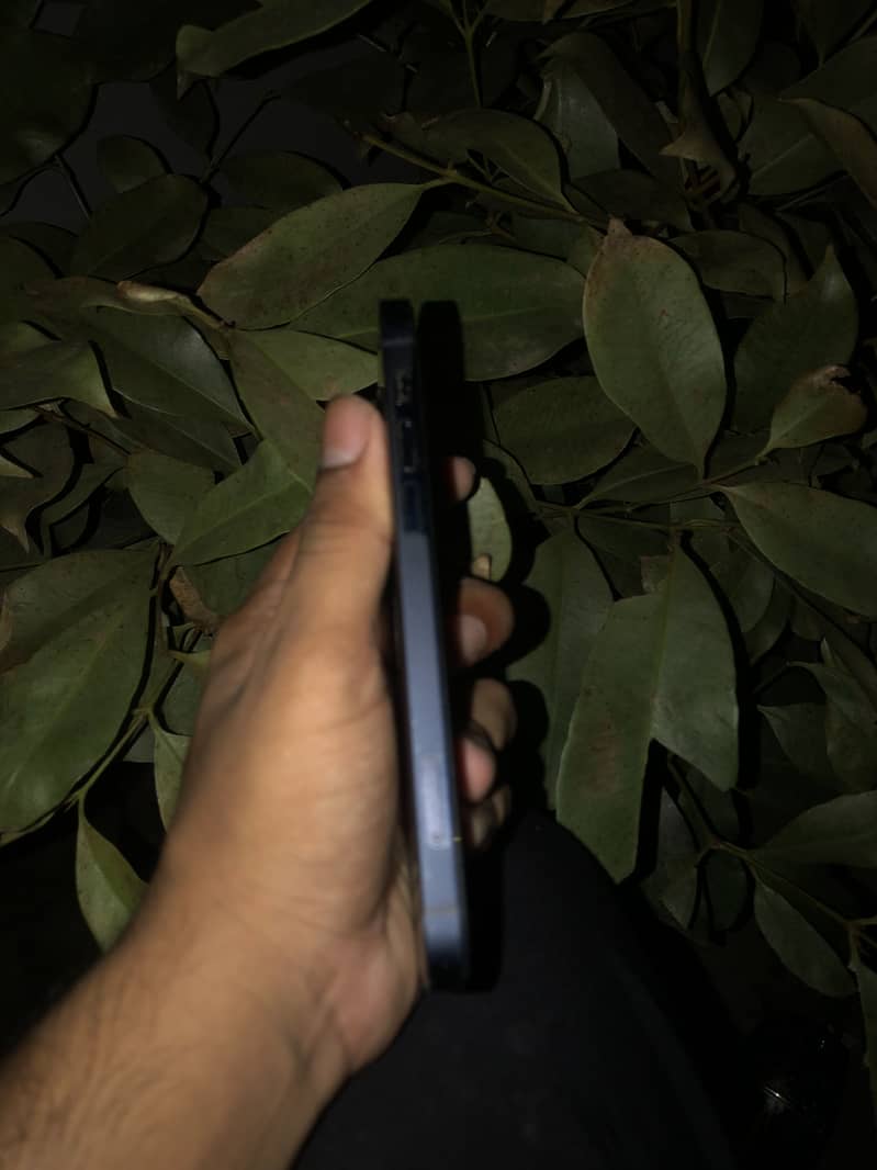 Apple iPhone 12 6