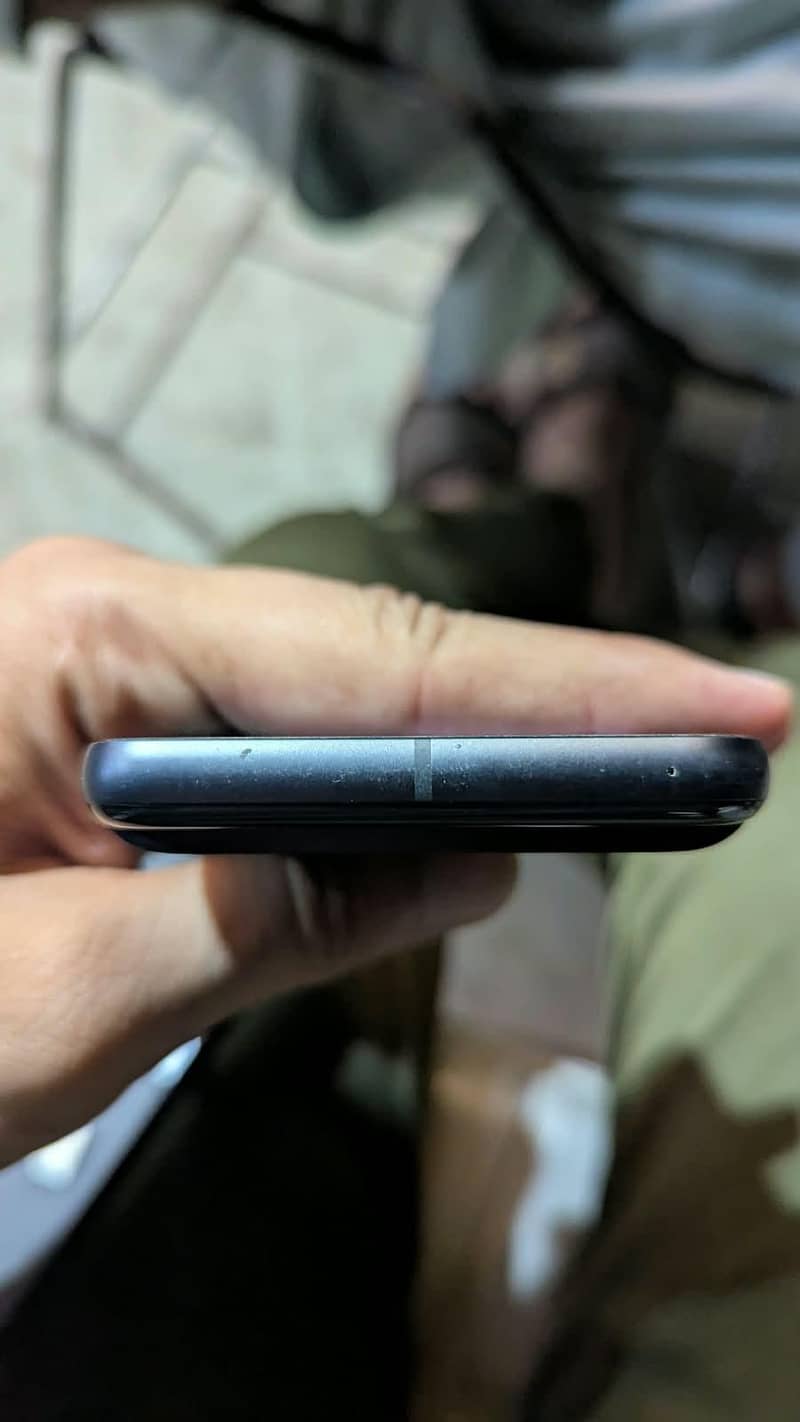 Google Pixel 8 4