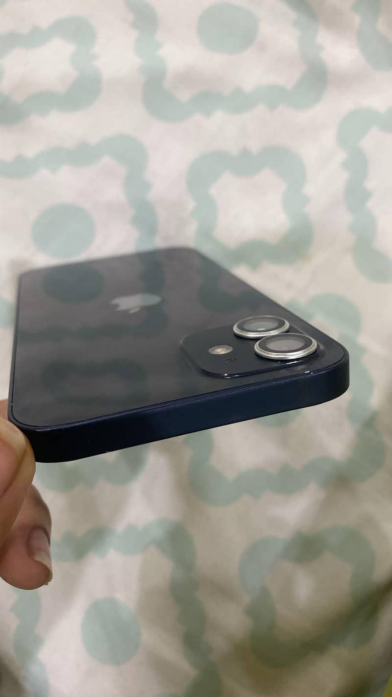 Apple iPhone 12 1