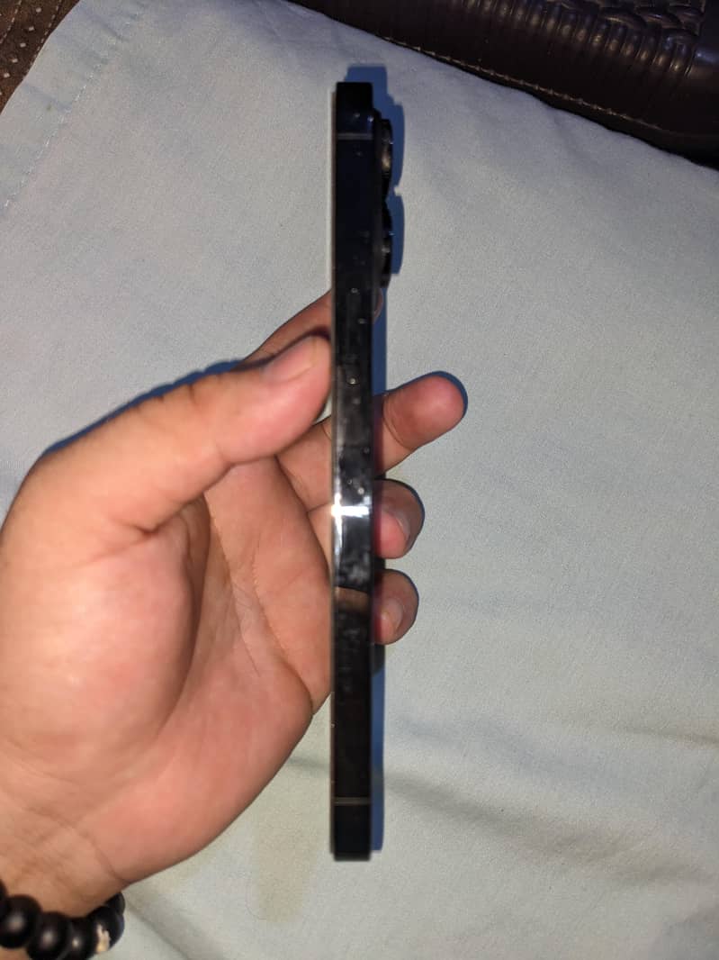 Apple iPhone 14 Pro Max 1
