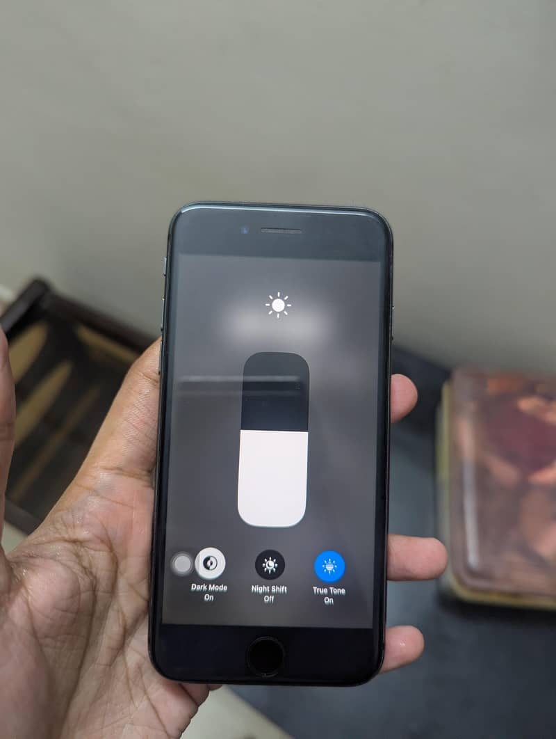 Apple iPhone 8 1