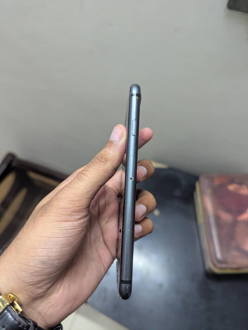 Apple iPhone 8 5
