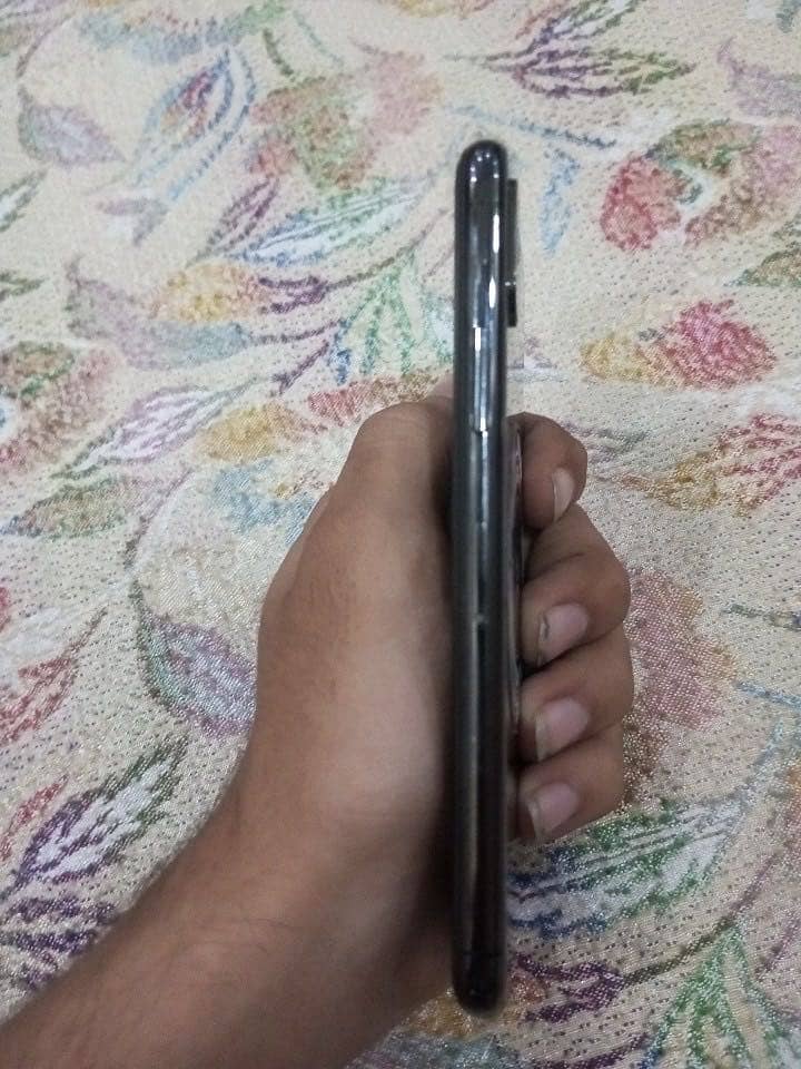 Apple iPhone X 6
