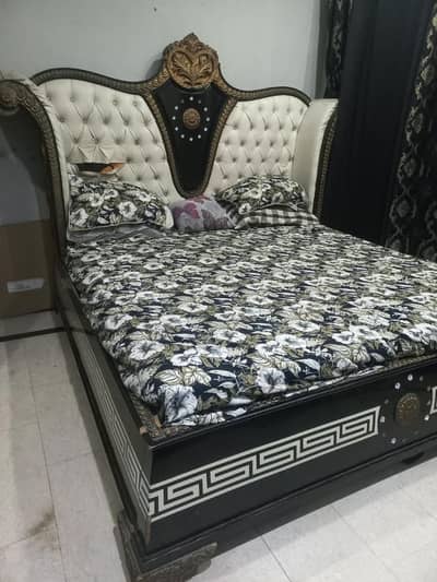 King size bed with 2 side tables and king size dressing table