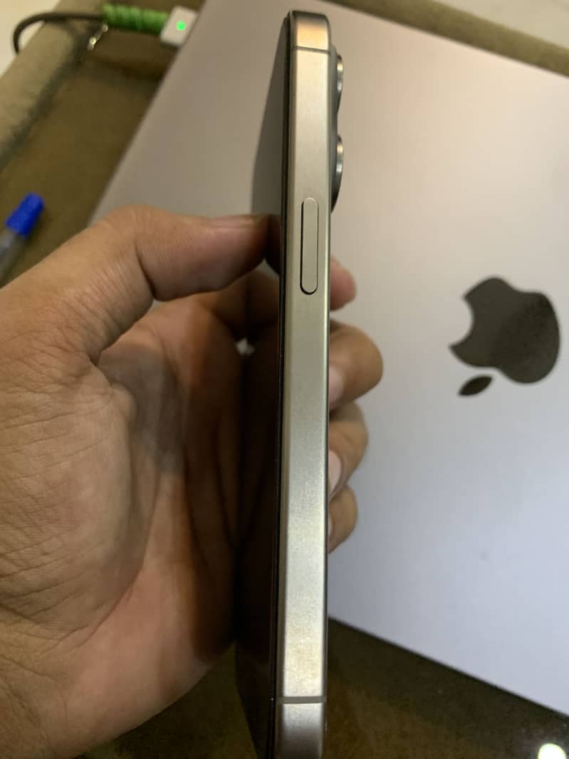 Apple iPhone 15 Pro 1