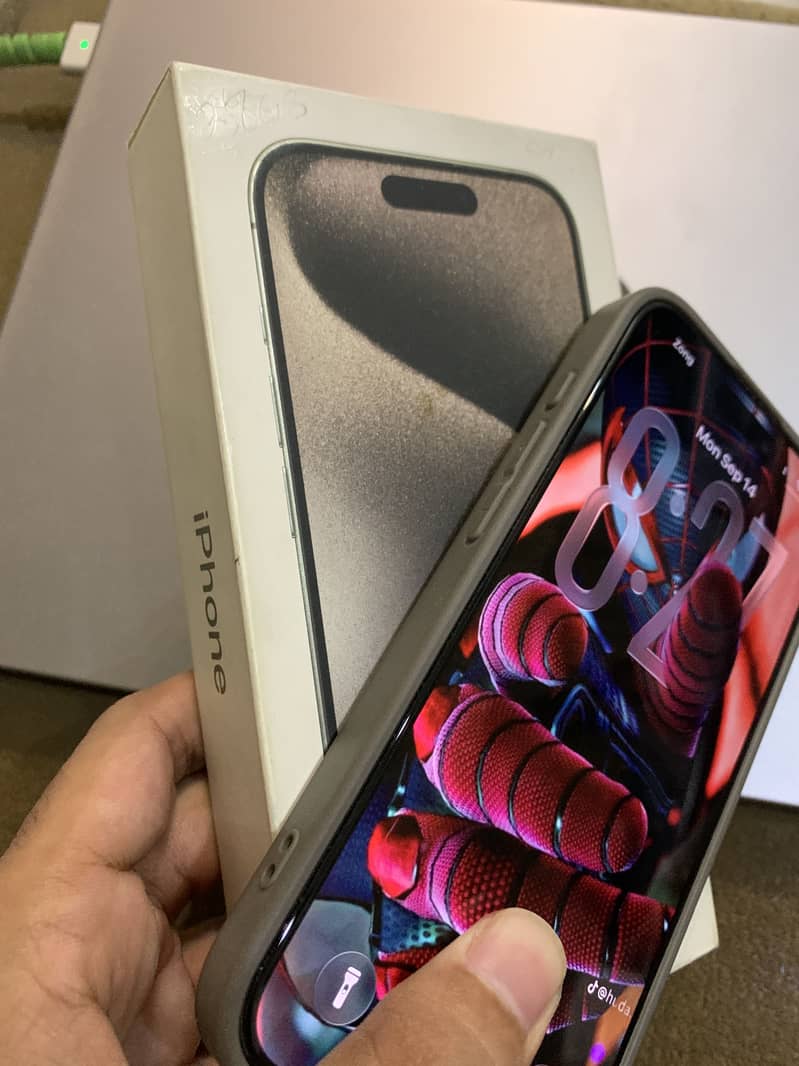 Apple iPhone 15 Pro 3