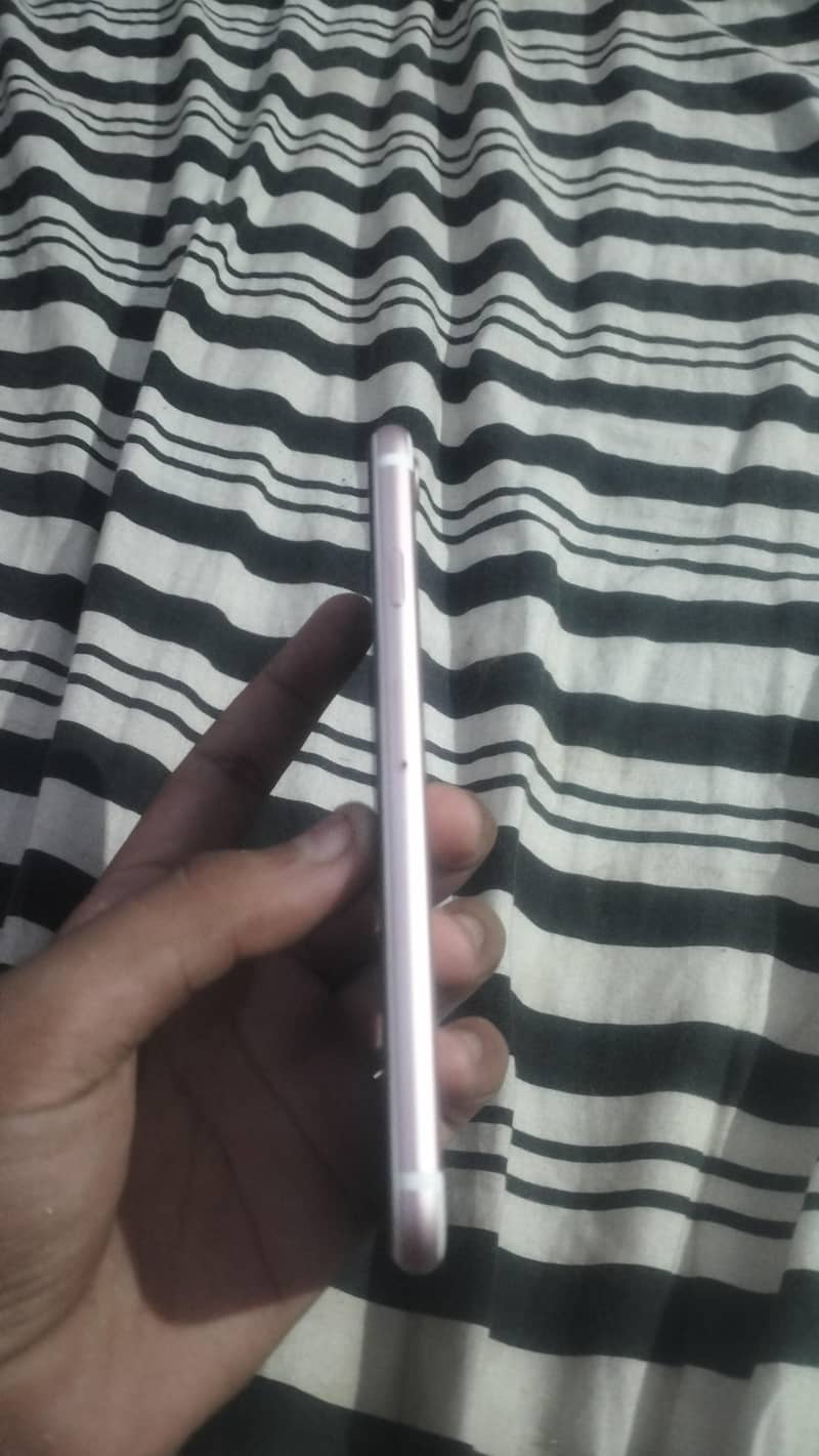 Apple iPhone 7 3