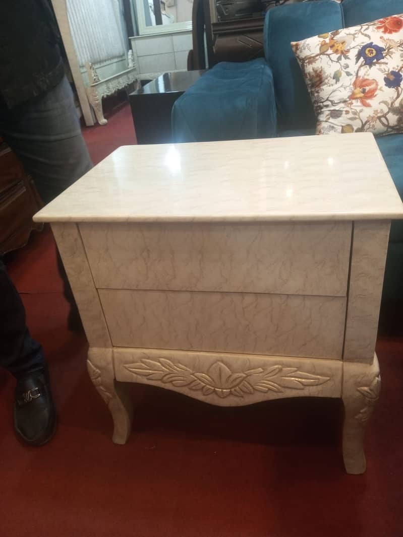 Complete Bedroom Set – Bed, Dressing Table & Side Table 2