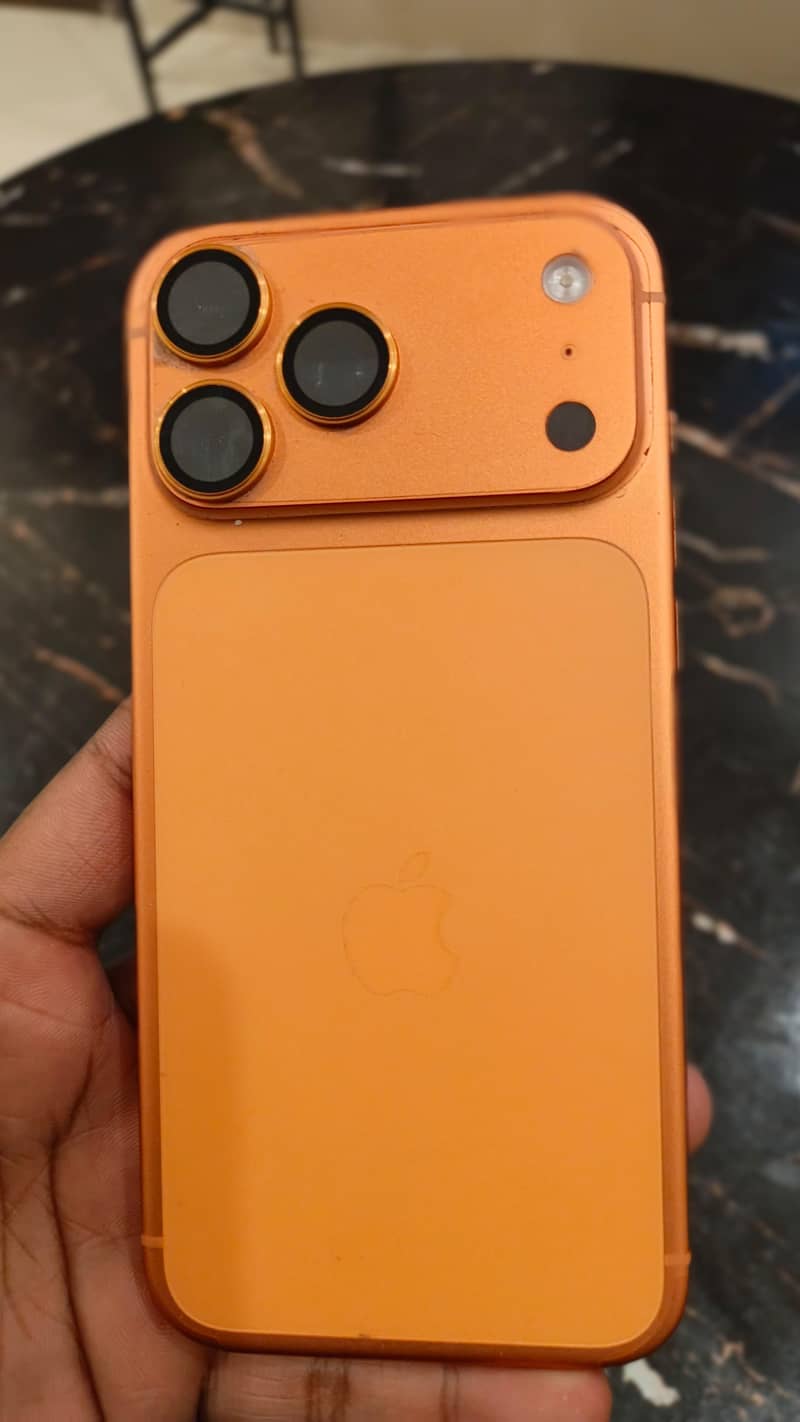 Apple iPhone 17 Pro Max 1