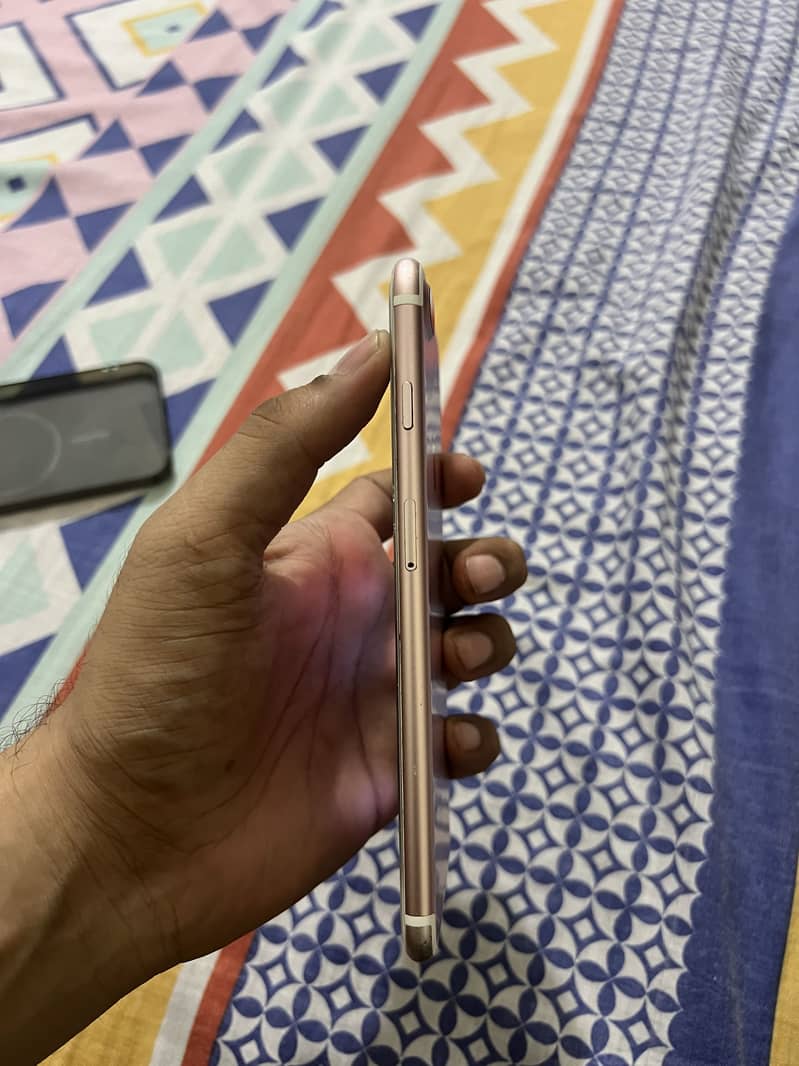 Apple iPhone 7 Plus 4