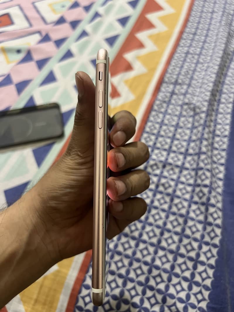 Apple iPhone 7 Plus 5