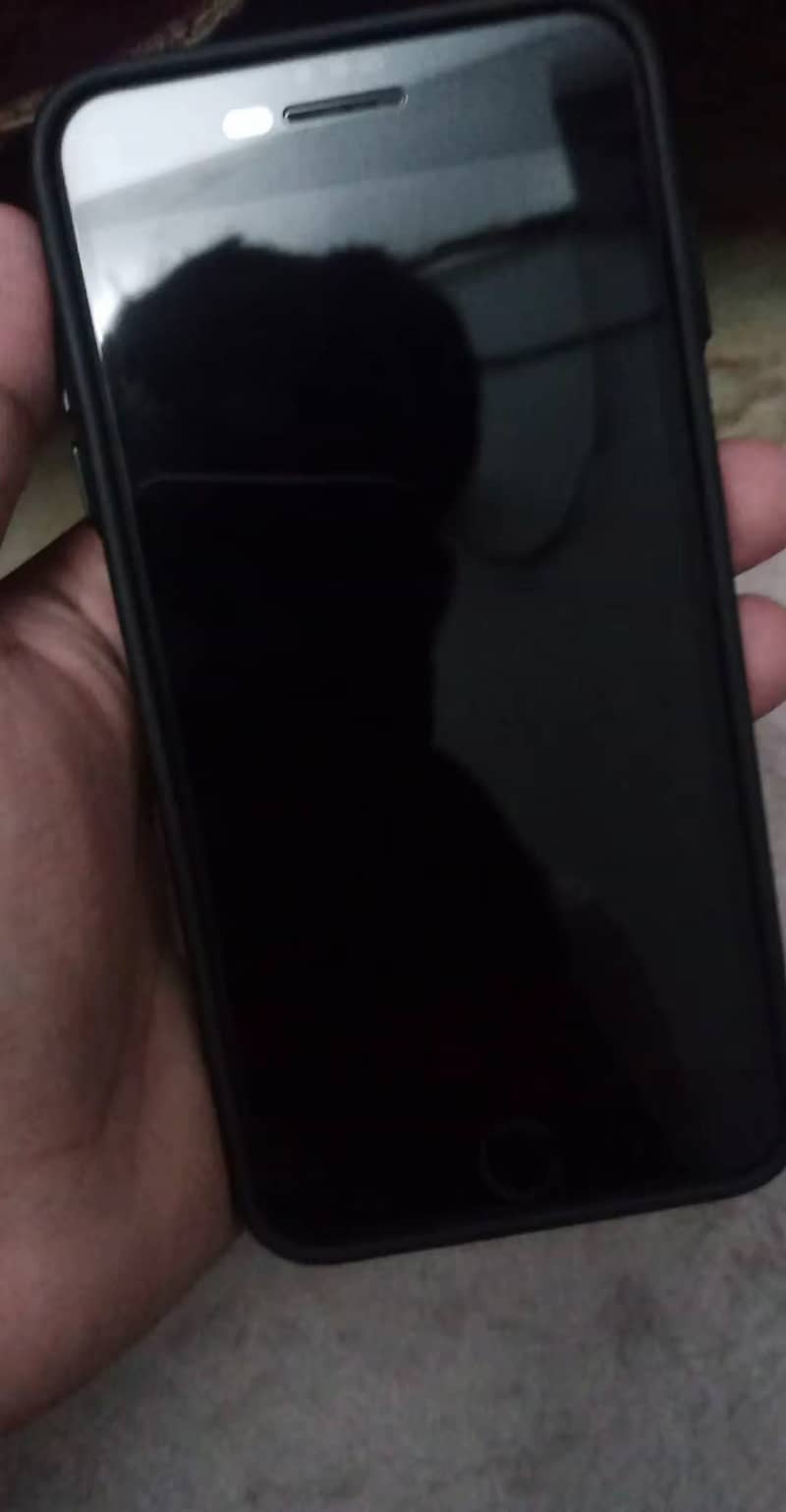 Apple iPhone 7 Plus 2