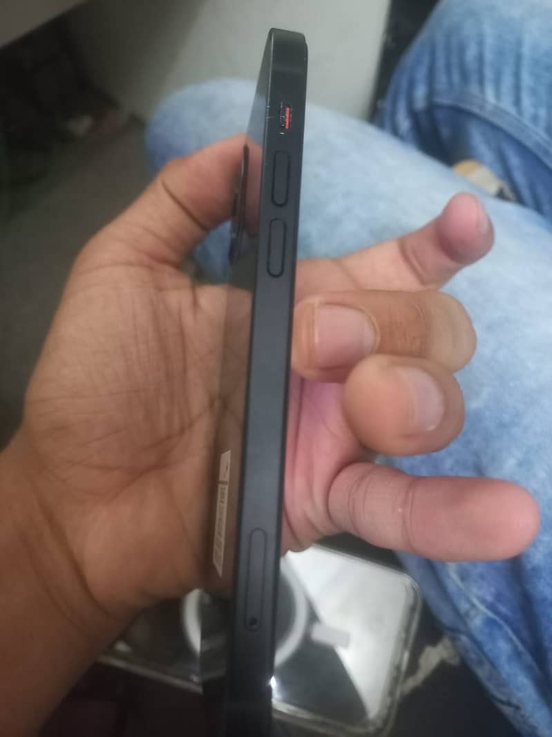 Apple iPhone 12 3