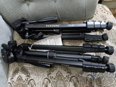 YUNTENG VCT-668 Professional Camera Tripod – Excellent Condition