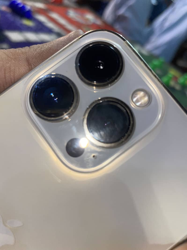 Apple iPhone 13 Pro 1