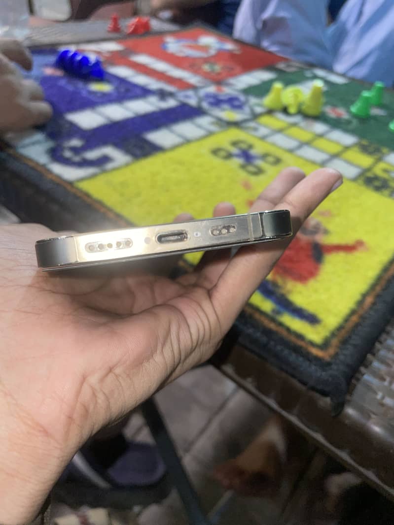 Apple iPhone 13 Pro 2
