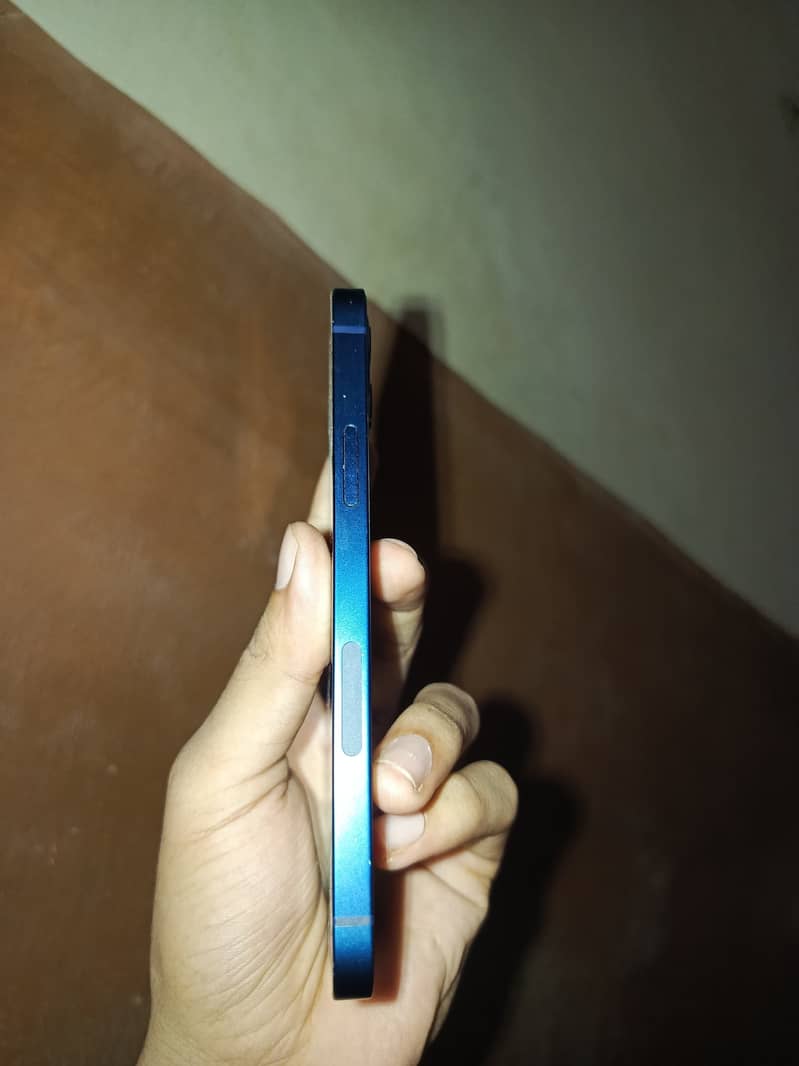Apple iPhone 12 3