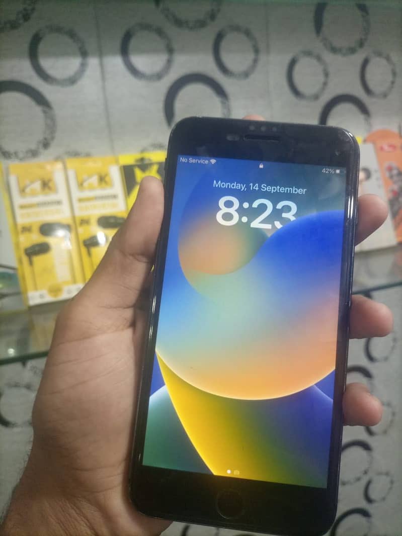 Apple iPhone 8 Plus 3