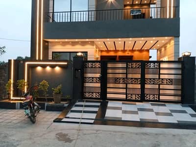 Nasheman-E-Iqbal Phase 2 10 Marla House Up For Sale