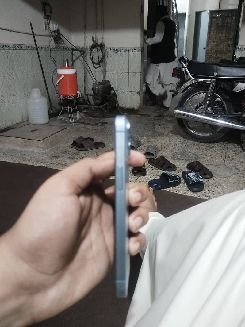 Apple iPhone 14 2