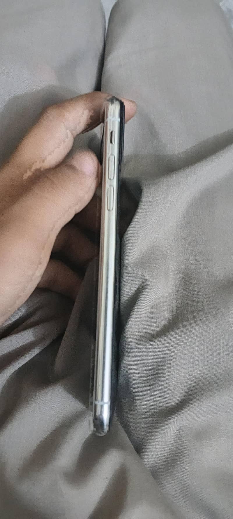 iphone xs 2