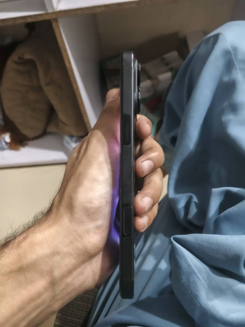 Apple iPhone 16 Pro Max 3