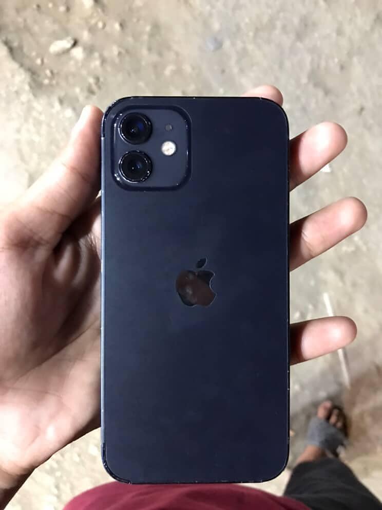 Apple iPhone 12 0