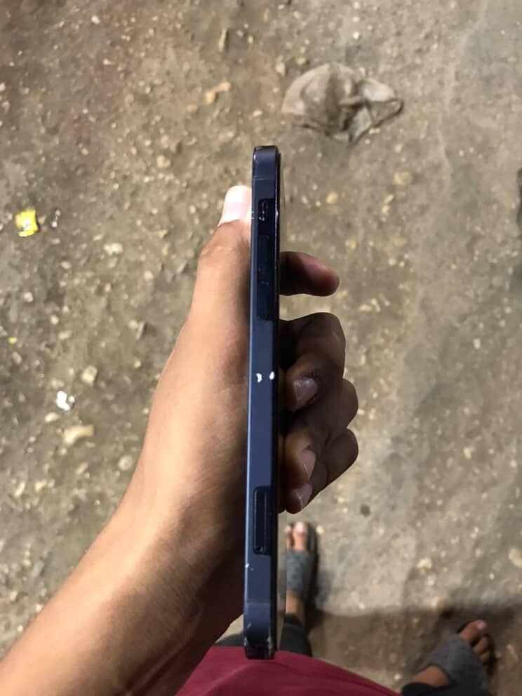 Apple iPhone 12 1