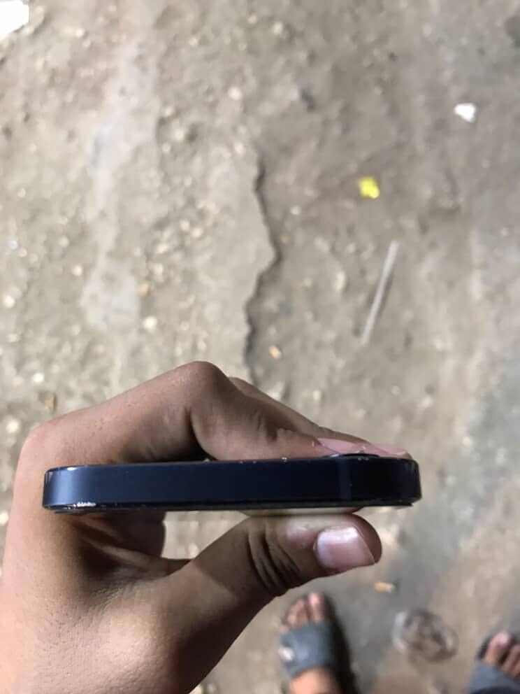 Apple iPhone 12 4