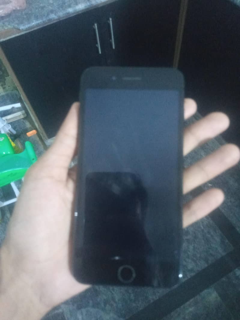 Apple iPhone 7 Plus 0