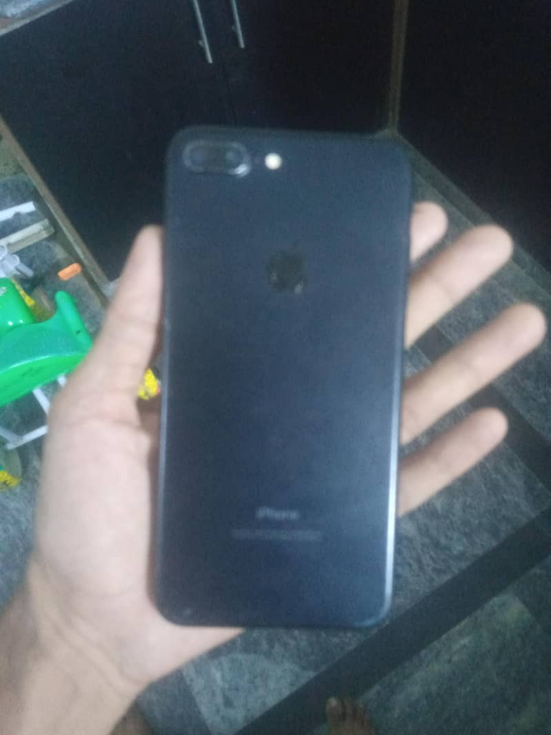 Apple iPhone 7 Plus 1